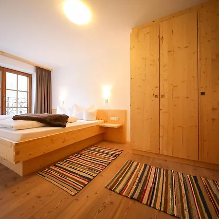 Hochfeldhof Apartment *